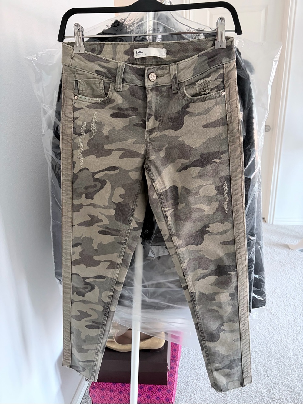 Zara Camouflage Skinny Jeans Green Size 4